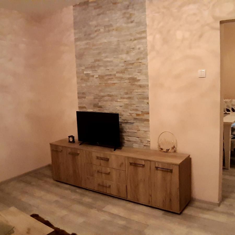 Lux Apartman Čačak Esterno foto