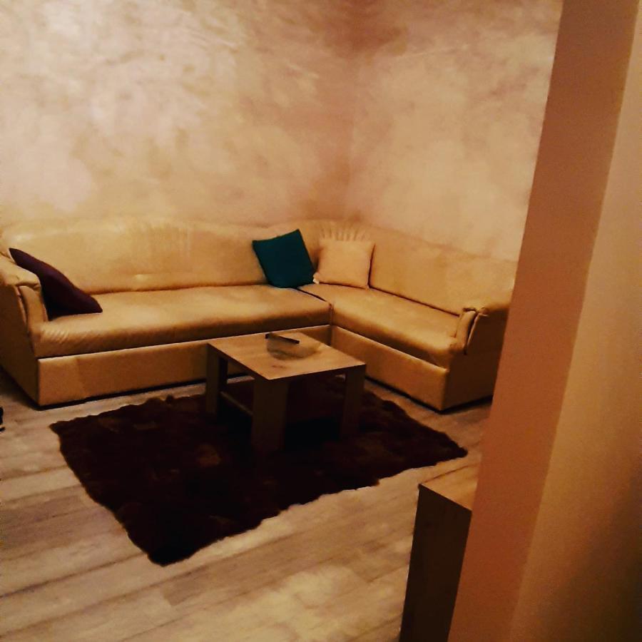 Lux Apartman Čačak Esterno foto