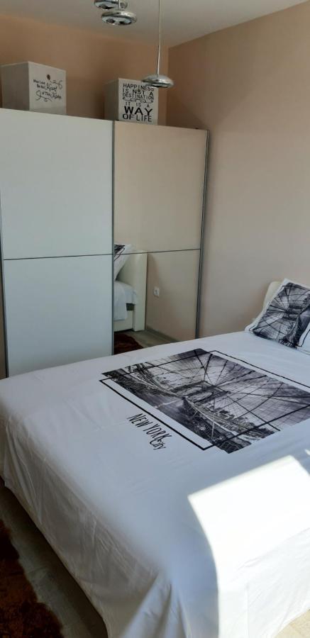 Lux Apartman Čačak Esterno foto