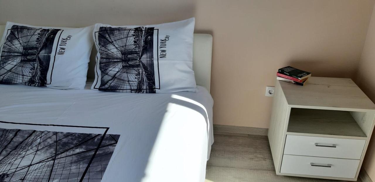 Lux Apartman Čačak Esterno foto